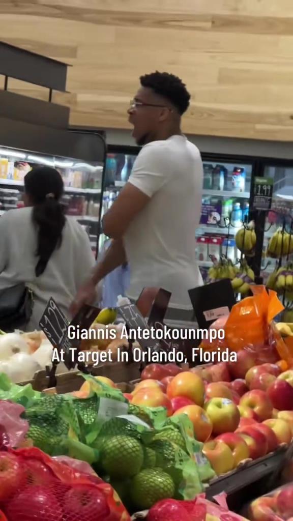 好男人??！字母哥在奧蘭多度假 陪妻子一起逛超市
